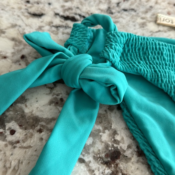 High cut bikini bottom turquoise toe sides; smocked; cheeky size medium - Picture 5 of 6
